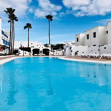 Bellisima 200m From The Ocean With Pool, Wifi Sat-tv